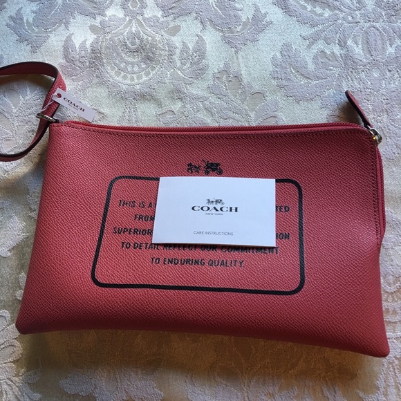 Coach Handbags - Coach NWT wristlet
